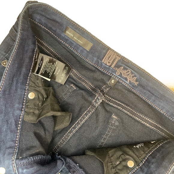 KUT skinny ankle. Size 6. Like new. - Picture 3 of 7